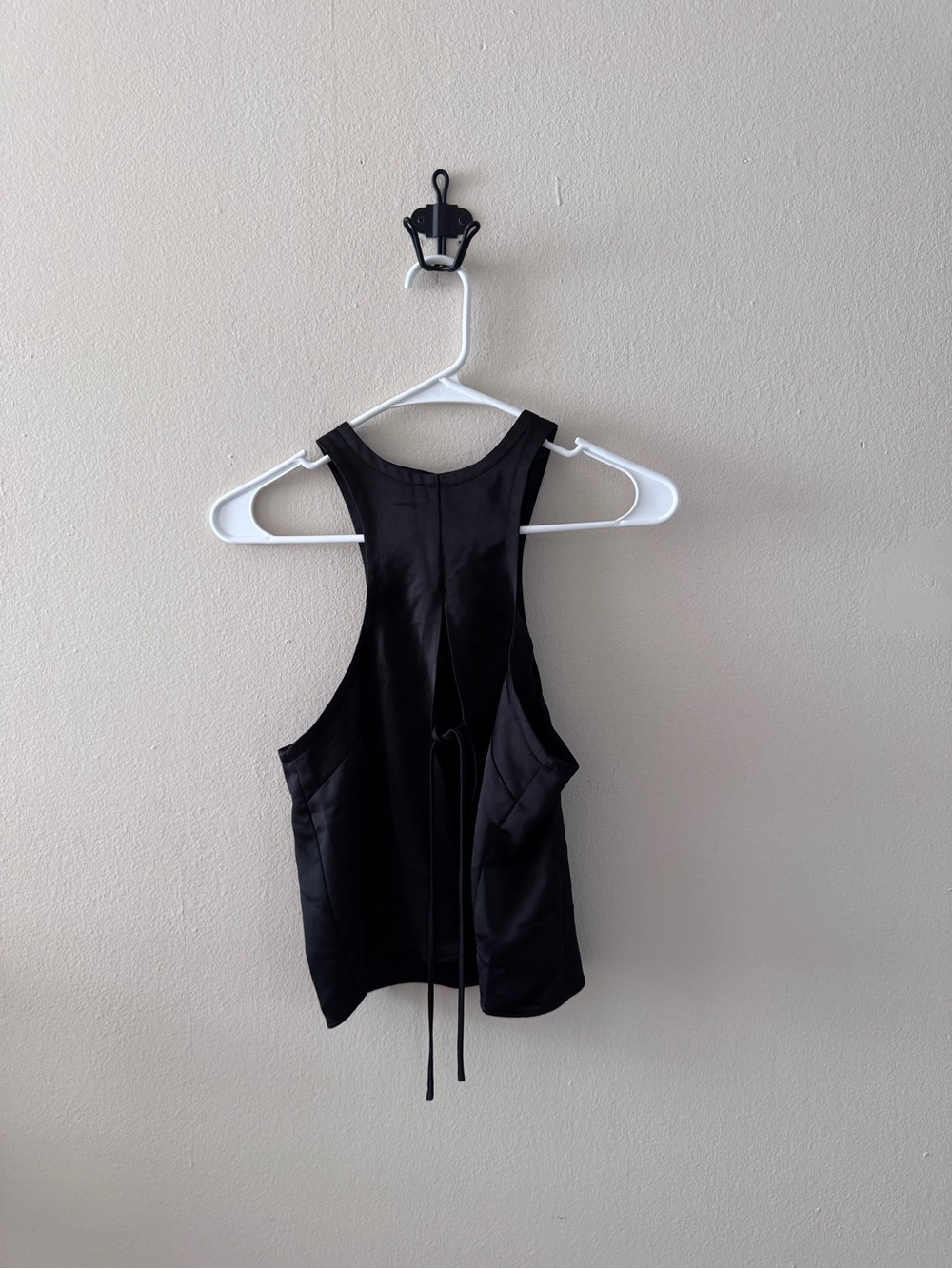 Lioness top, tie front, sleeveless
